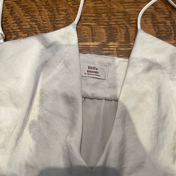 Cropped peplum silver silvery white tank top cropped from Urban Outfitters - Picture 2 of 3